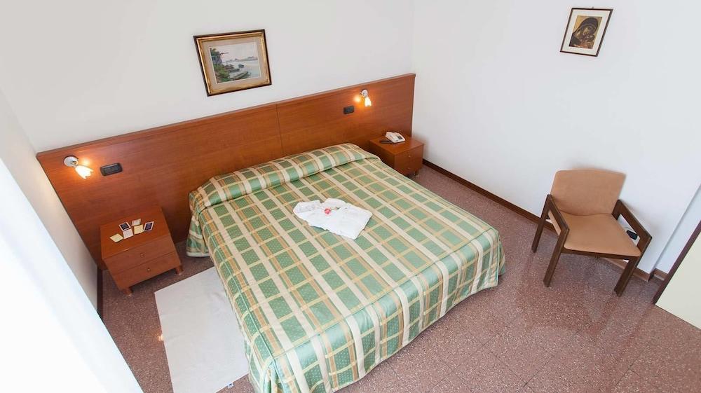Hotel Rossini Tabiano Terme Eksteriør billede
