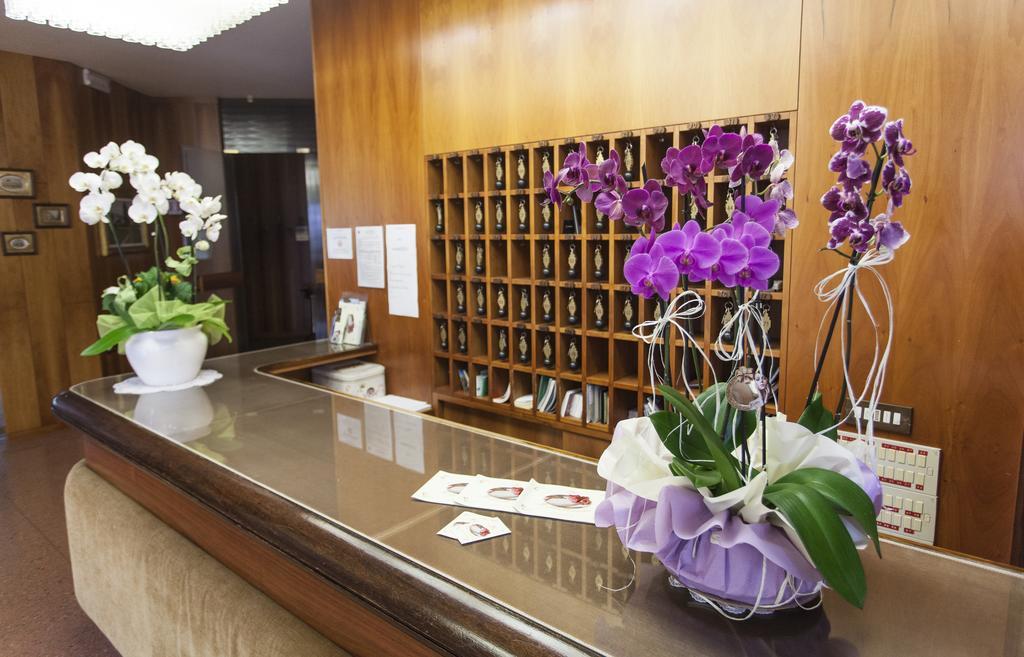 Hotel Rossini Tabiano Terme Eksteriør billede