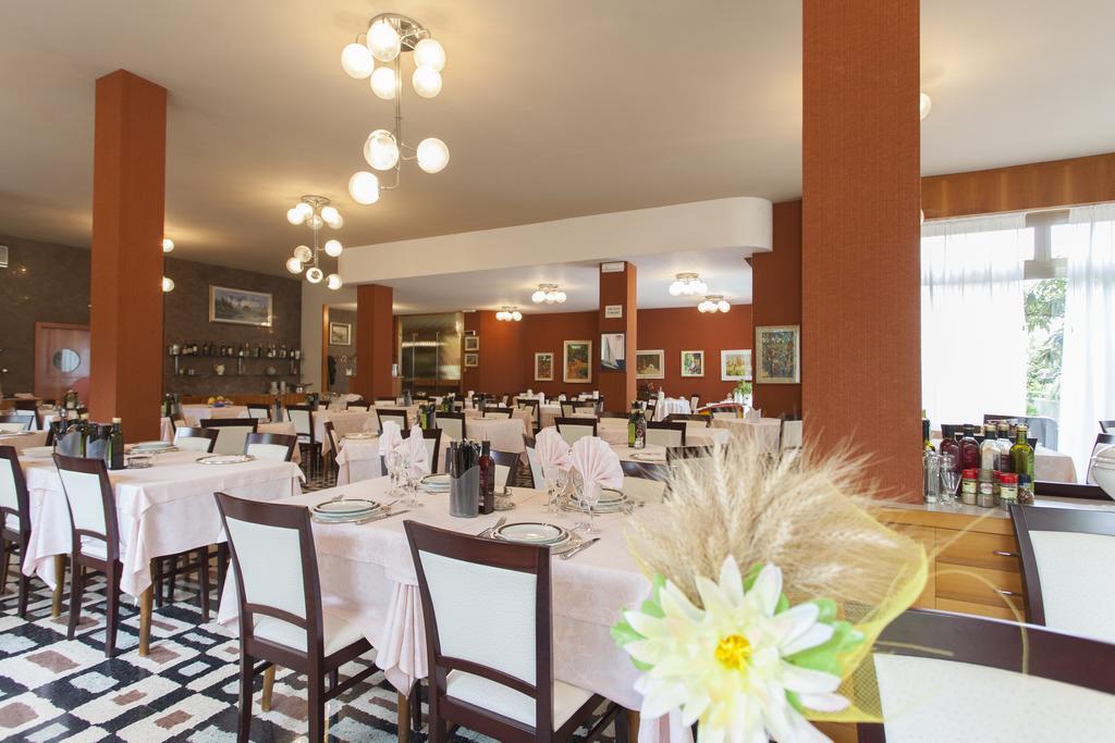 Hotel Rossini Tabiano Terme Eksteriør billede