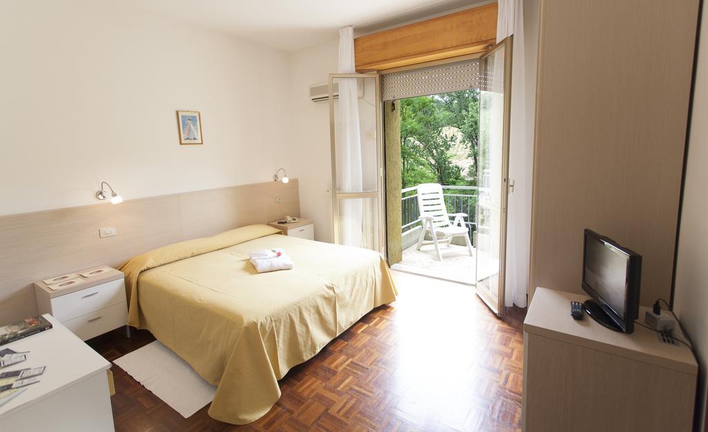 Hotel Rossini Tabiano Terme Eksteriør billede