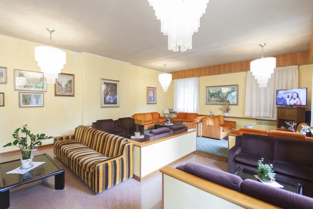 Hotel Rossini Tabiano Terme Eksteriør billede