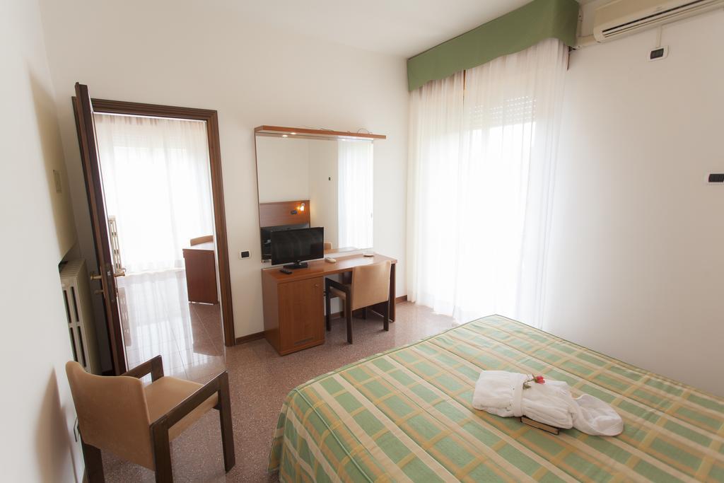 Hotel Rossini Tabiano Terme Eksteriør billede