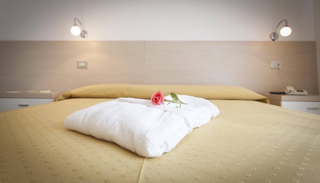 Hotel Rossini Tabiano Terme Eksteriør billede