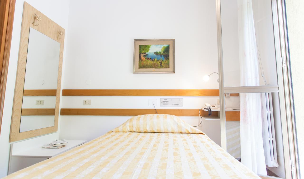 Hotel Rossini Tabiano Terme Eksteriør billede