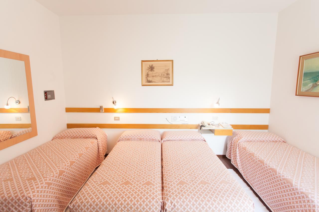Hotel Rossini Tabiano Terme Eksteriør billede