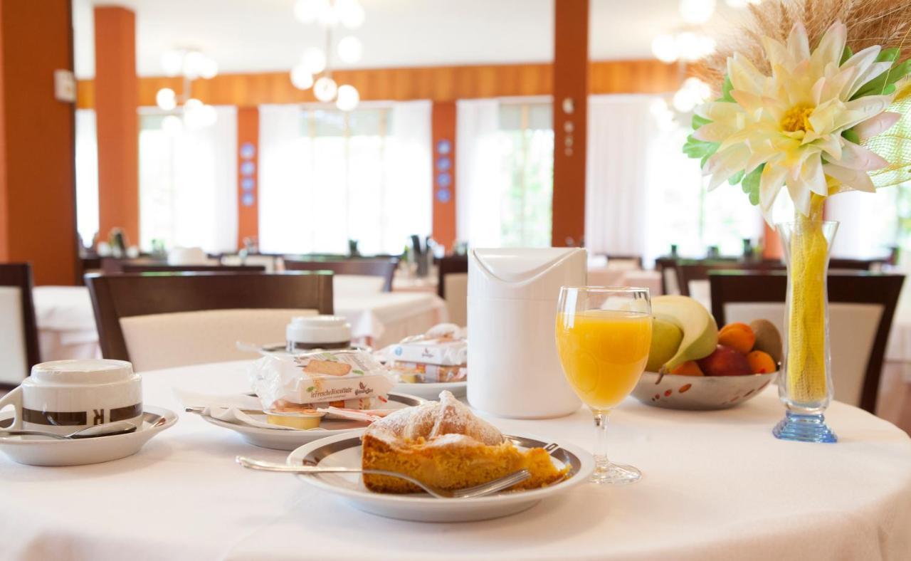Hotel Rossini Tabiano Terme Eksteriør billede